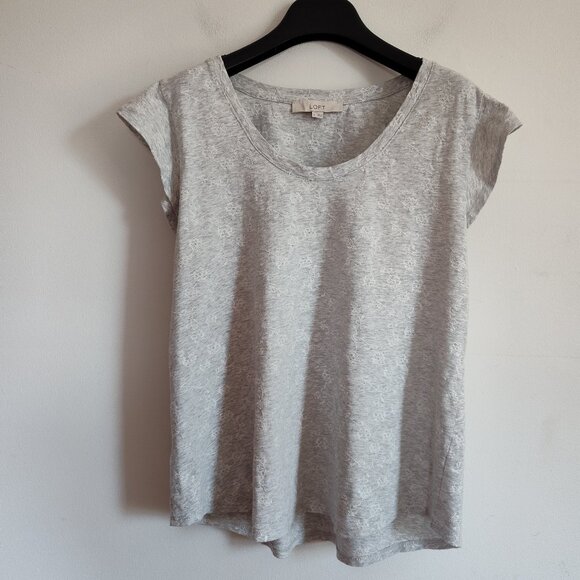 Ladies SZ L Loft  By Ann Taylor Grey T-Shirt - Picture 1 of 4